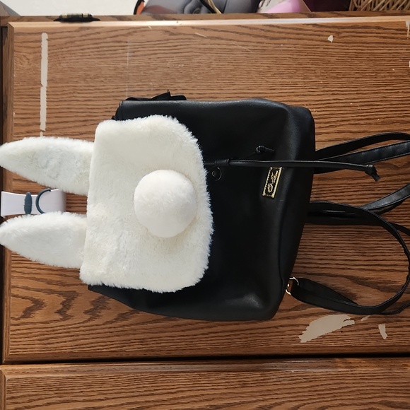 Betsey Johnson LB BUNS Backpack - Picture 1 of 8